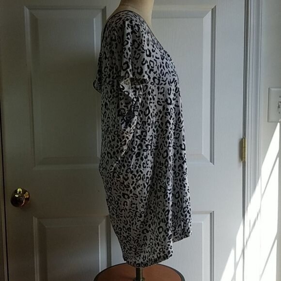 Torrid Shirt Top T Tee Animal Leopard Print SHORT SLEEVE Women's WOMAN'S Size 3 - Picture 7 of 13